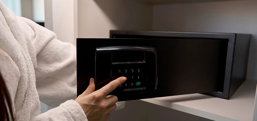 Safe Unlocking Service Company in August, California