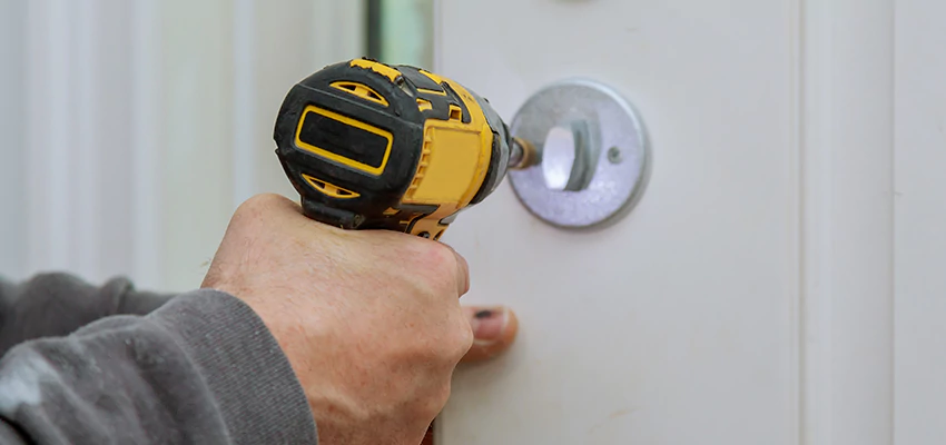 Street Locksmith For Smart Lock Repair in August, CA